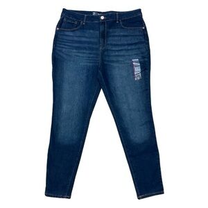Brand New with Tags Women’s Blue Jeans! Size 17